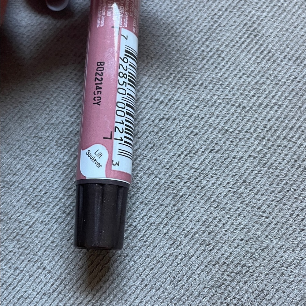 Burt’s Bees Peony Shimmer Lip Balm - Picture 3 of 5